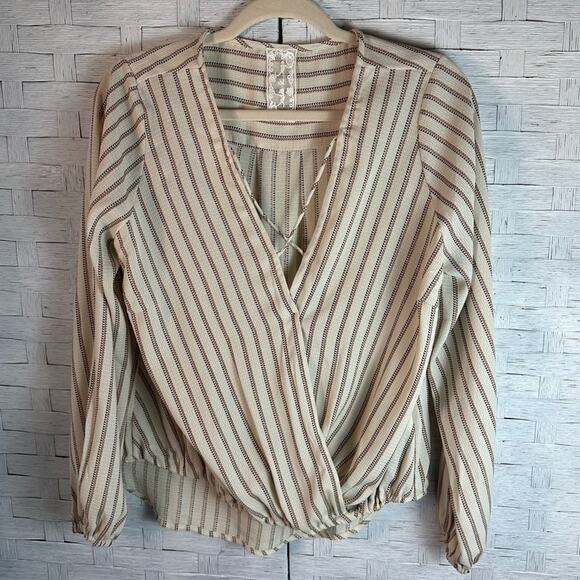 Sadie & Sage crisscross front with puff sleeve straight Bohemian coastal cowgirl - Picture 1 of 9